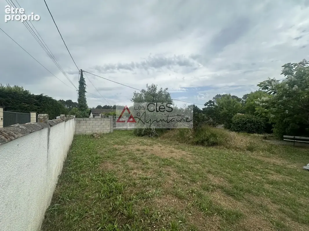 Terrain constructible 1044 m2 à Ayguemorte - photo 2