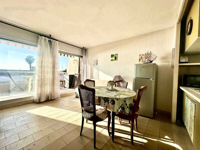 Appartement à SIX-FOURS-LES-PLAGES