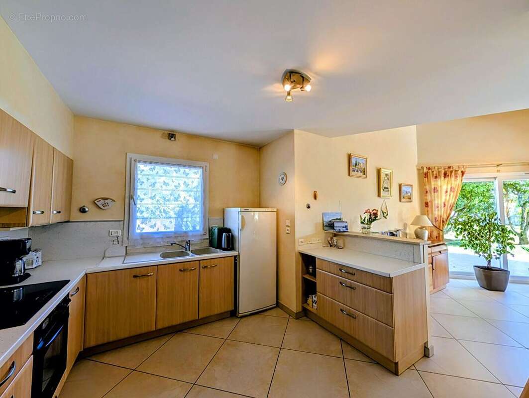 Maison à BRISON-SAINT-INNOCENT