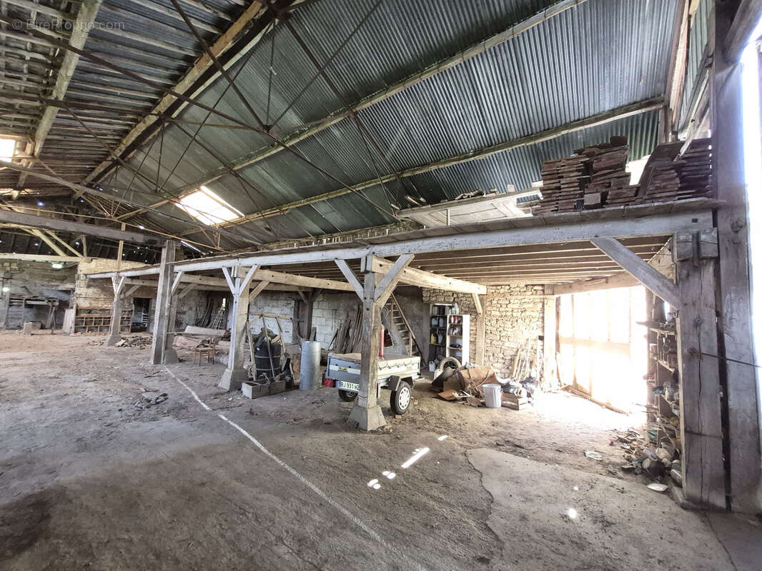 Maison avec dépendance et 2000 m2 terrain - photo 23