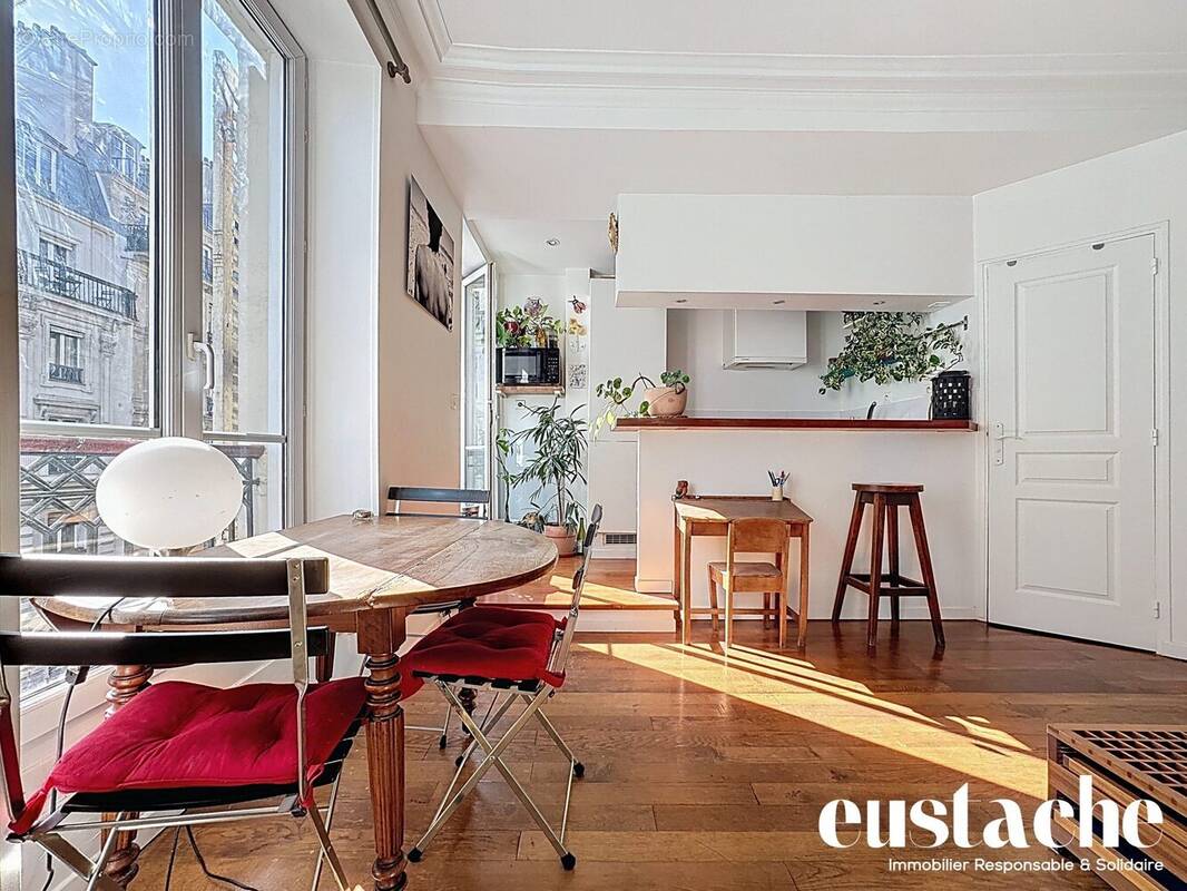 Appartement à PARIS-18E