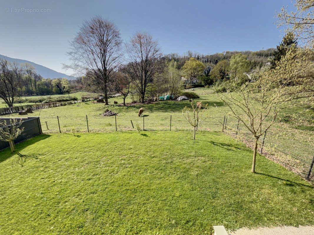 Maison à VIVIERS-DU-LAC