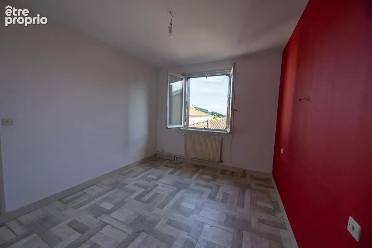 Maison de village fonctionnelle avec deux grands garages - photo 8