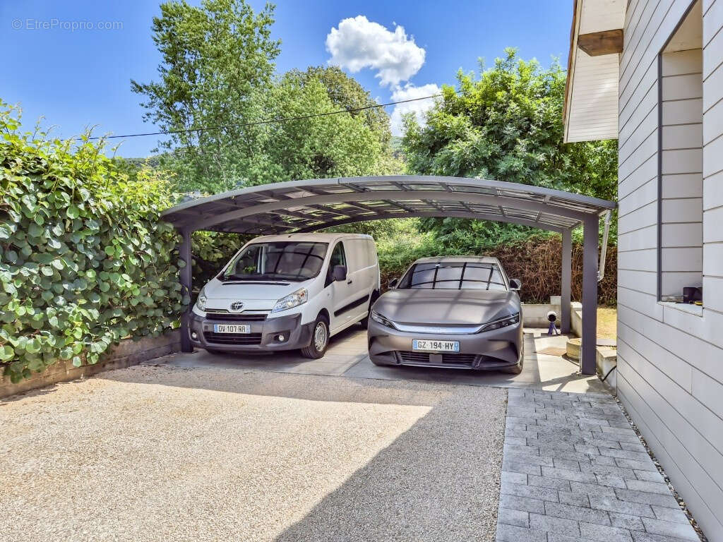 Maison familiale contemporaine de 170 m2 avec piscine, garage et grand sous-sol sur 900 m2 - photo 5
