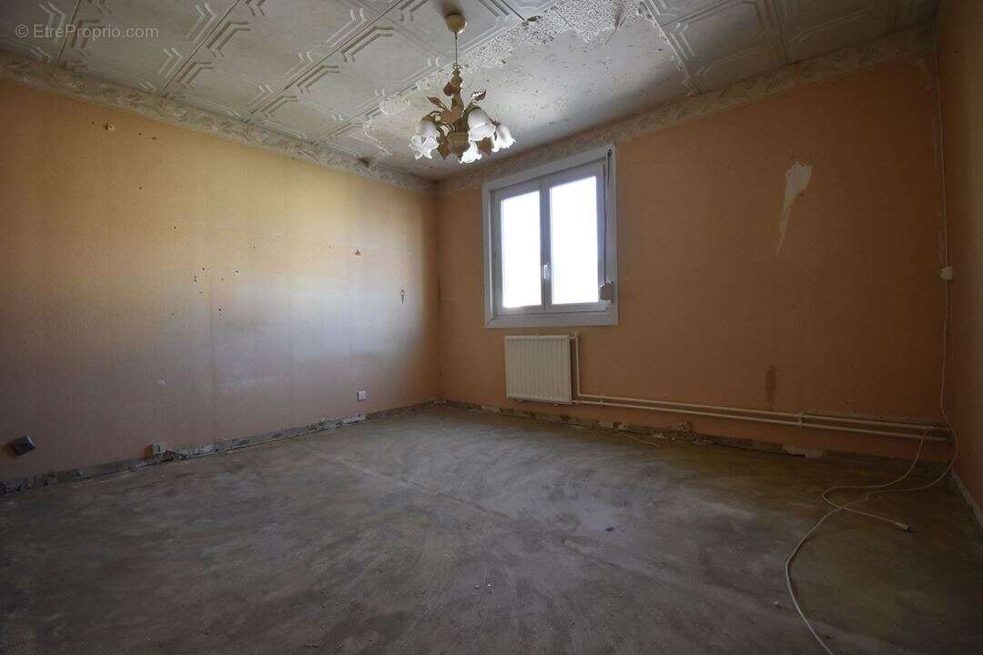 Maison 108 m² à Neuville-Saint-Remy  - photo 7