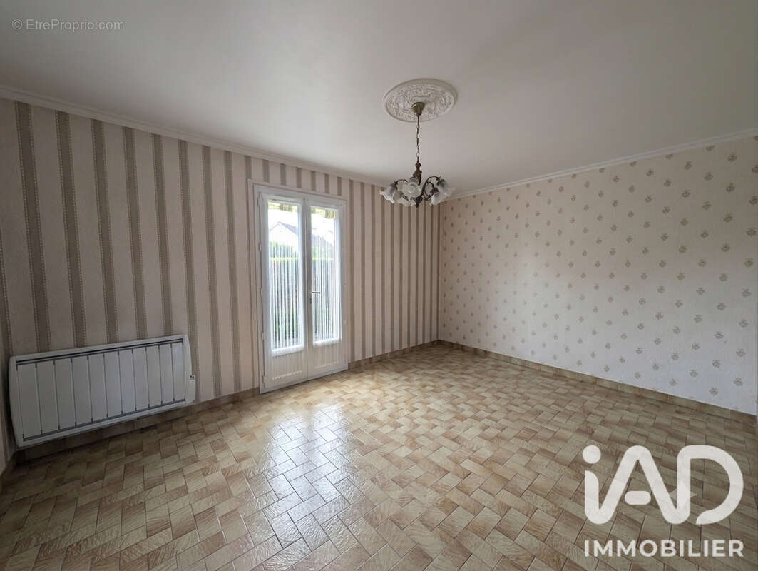 Maison 61 m² à Naveil  - photo 2