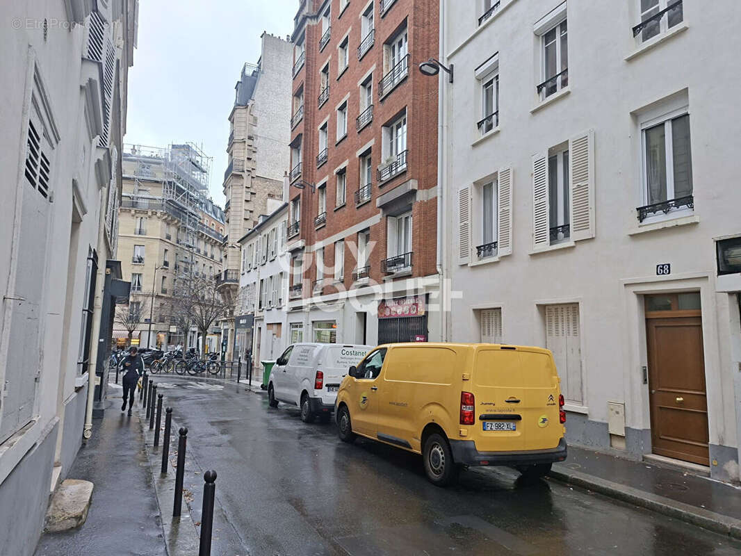 Commerce à PARIS-17E