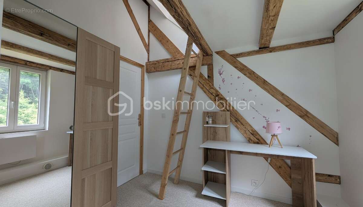 Maison 130m² - 3 chambres - 2 salles de bain - 2 garages sur 23 ares - photo 7