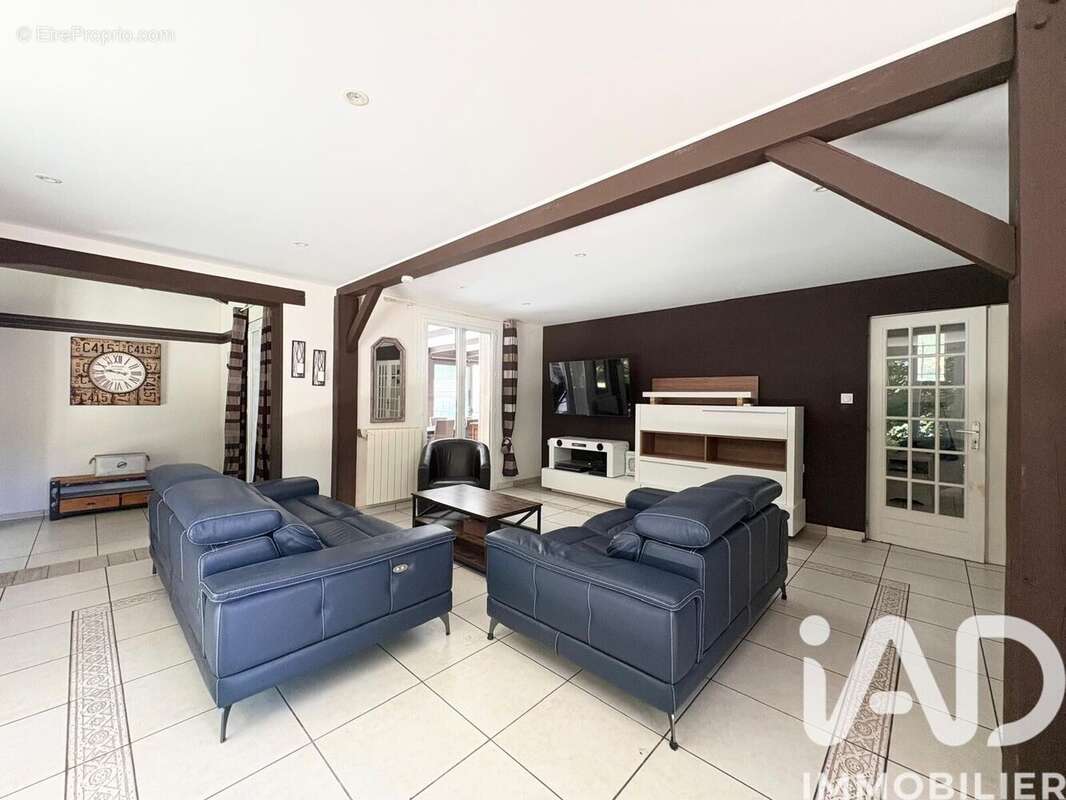 Maison 166 m² à Targon  - photo 8