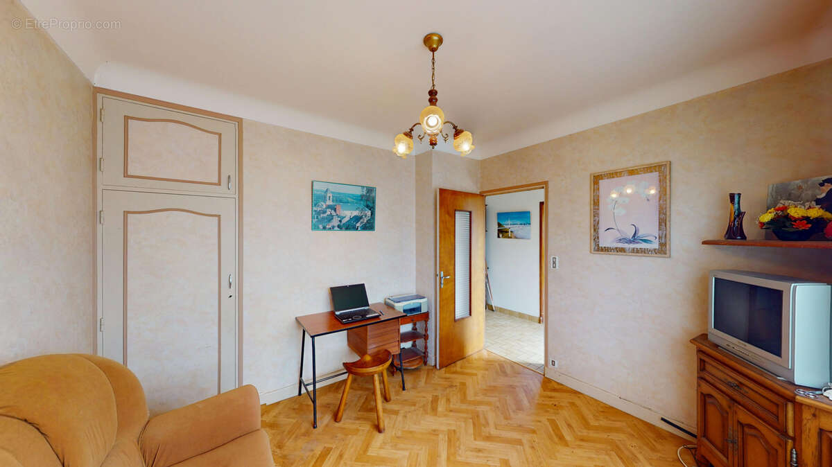 Maison à LUC-LA-PRIMAUBE