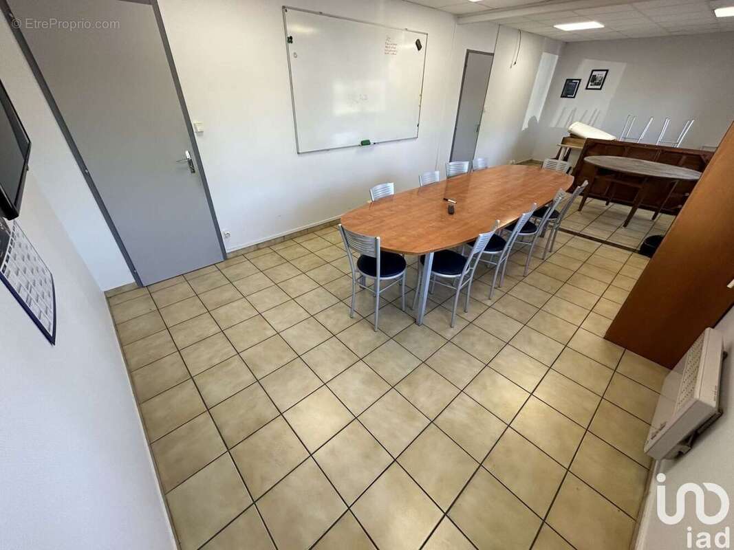 Photo 5 - Commerce à SAINT-LIN