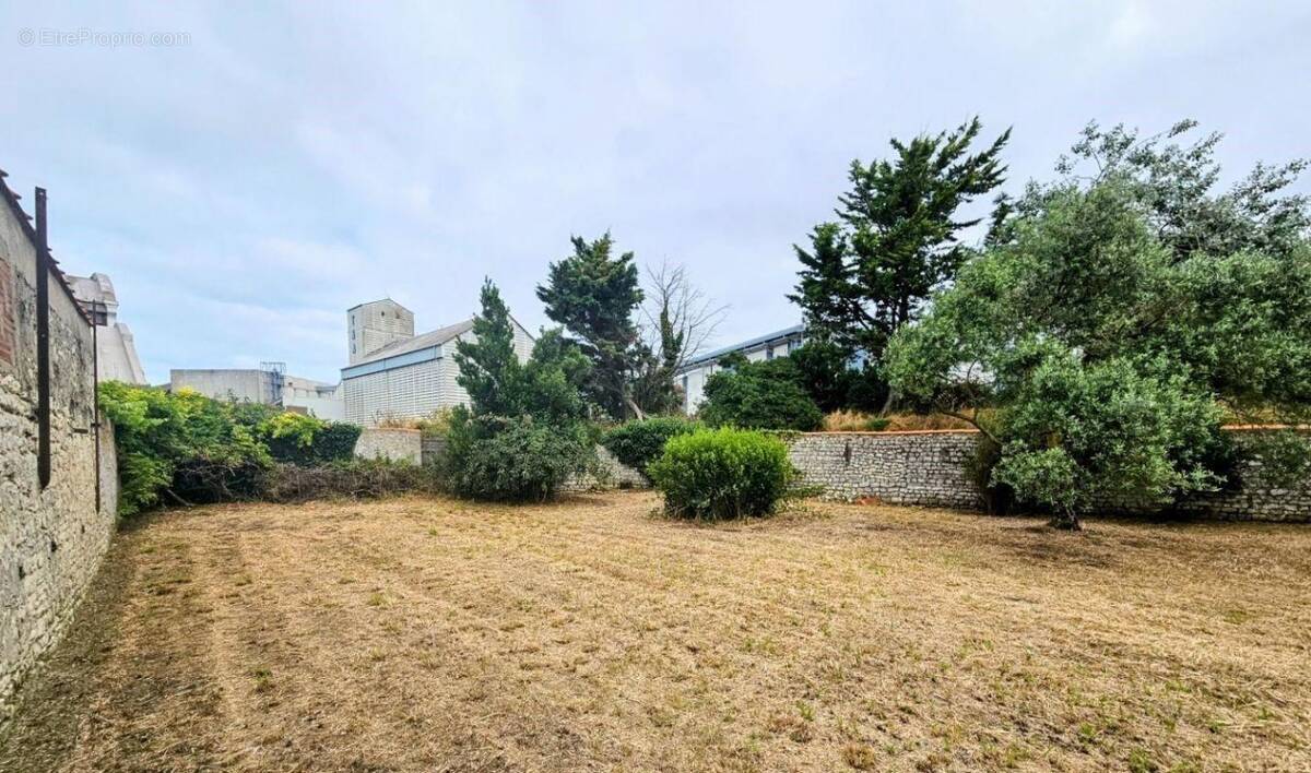 Terrain à LA ROCHELLE