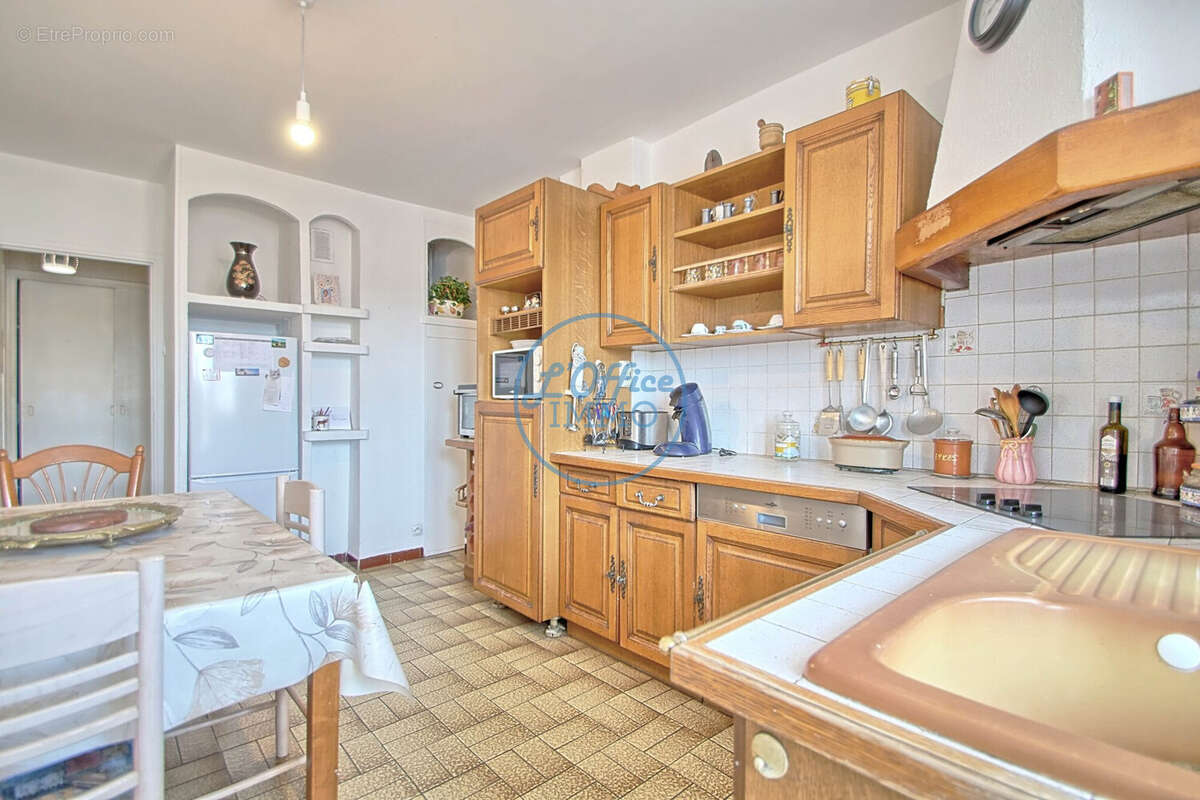 Appartement 74 m² à Toulon  - photo 6