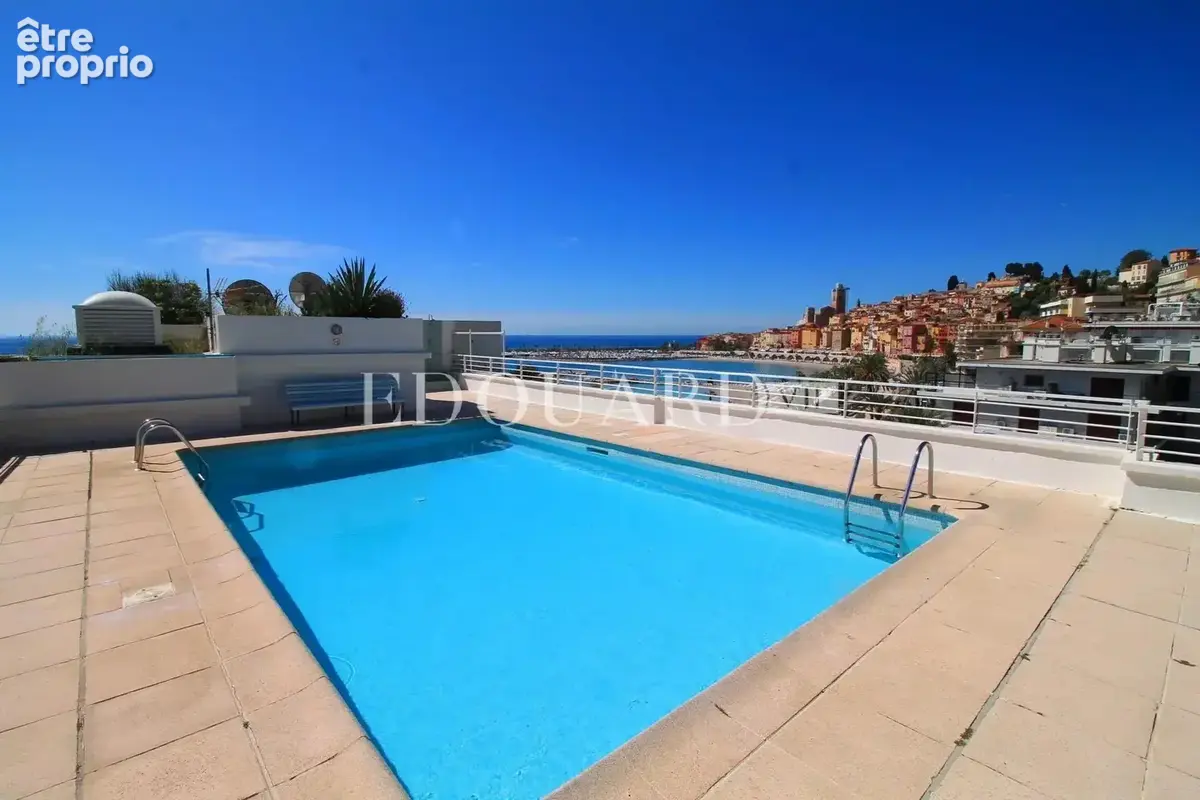 En exclusivité trois pièces en excellent état avec grande terrasse, vue mer et parking, face aux Sablettes - photo 4