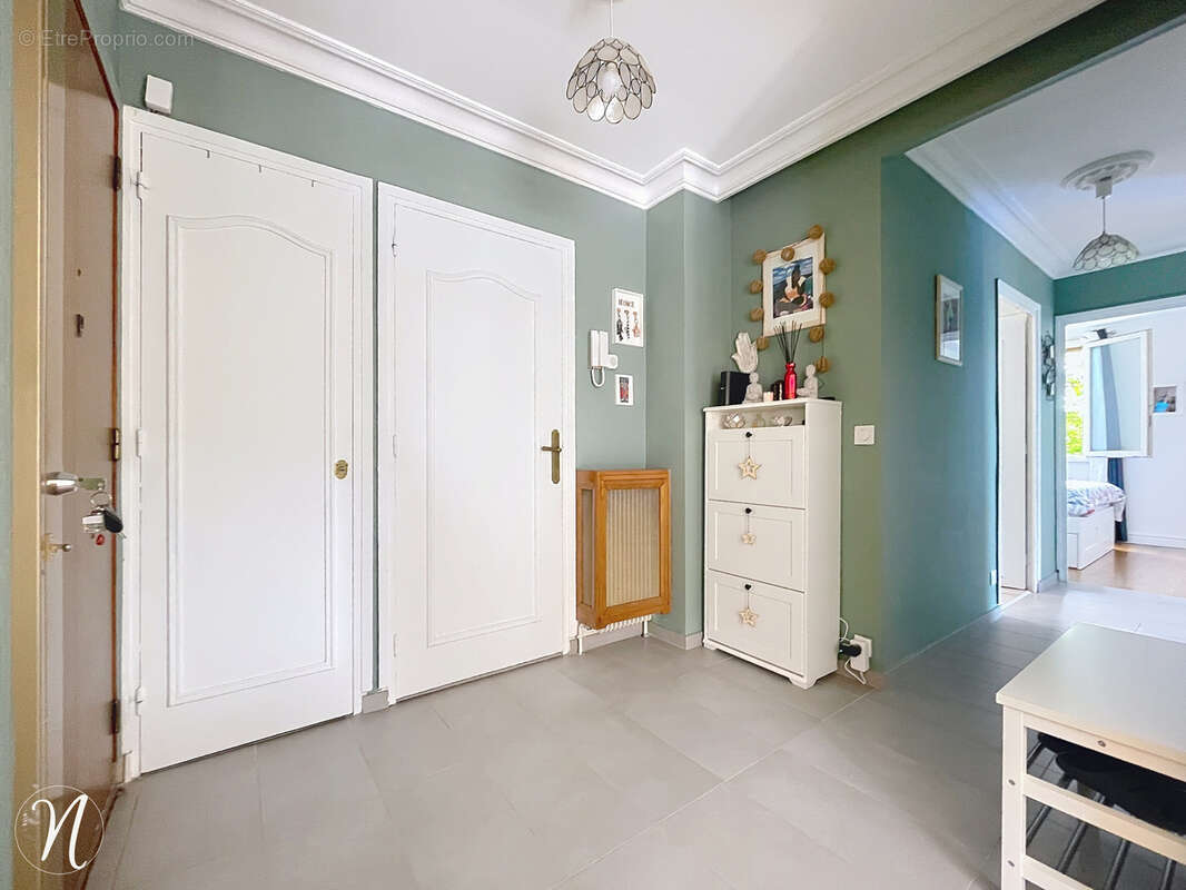 Appartement à SAINT-GENIS-LAVAL