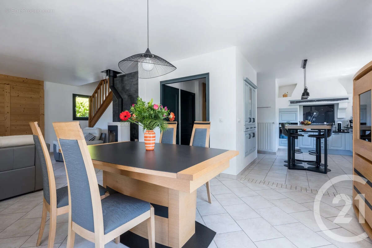 Maison à ARACHES-LA-FRASSE