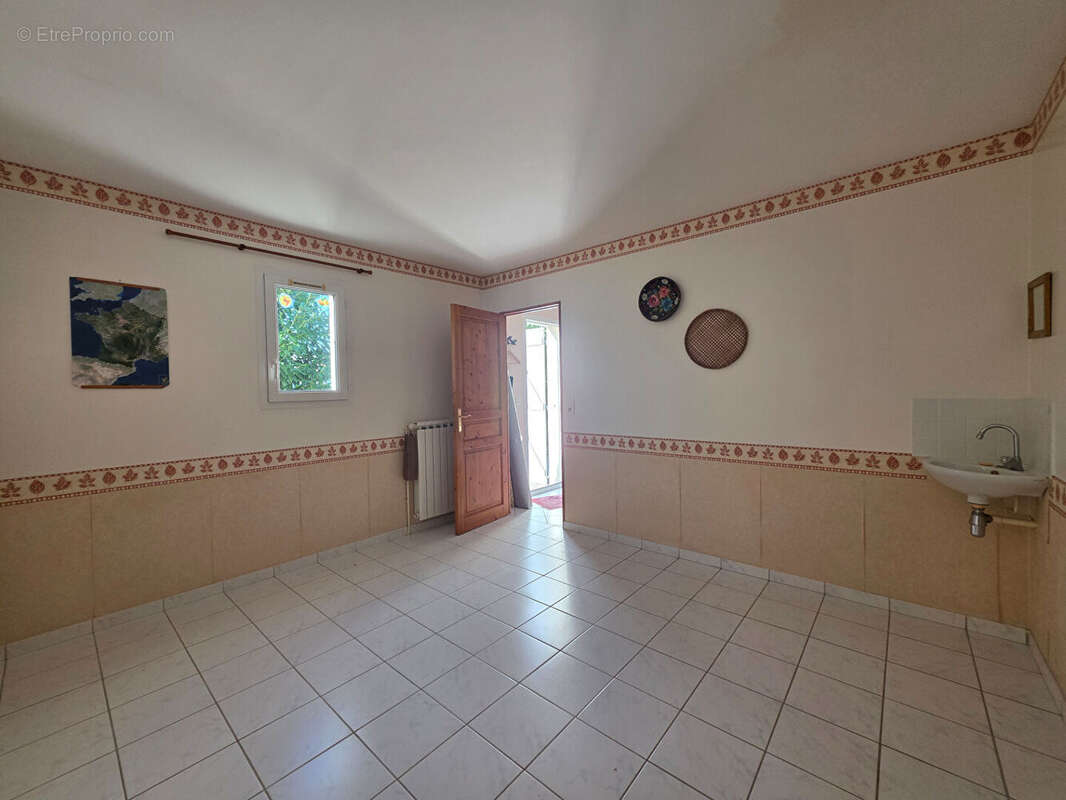 Maison à SAINT-LAURENT-DE-LA-PREE