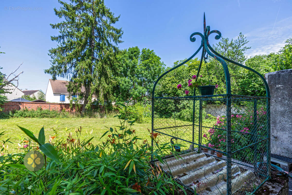 Maison à THOIRY