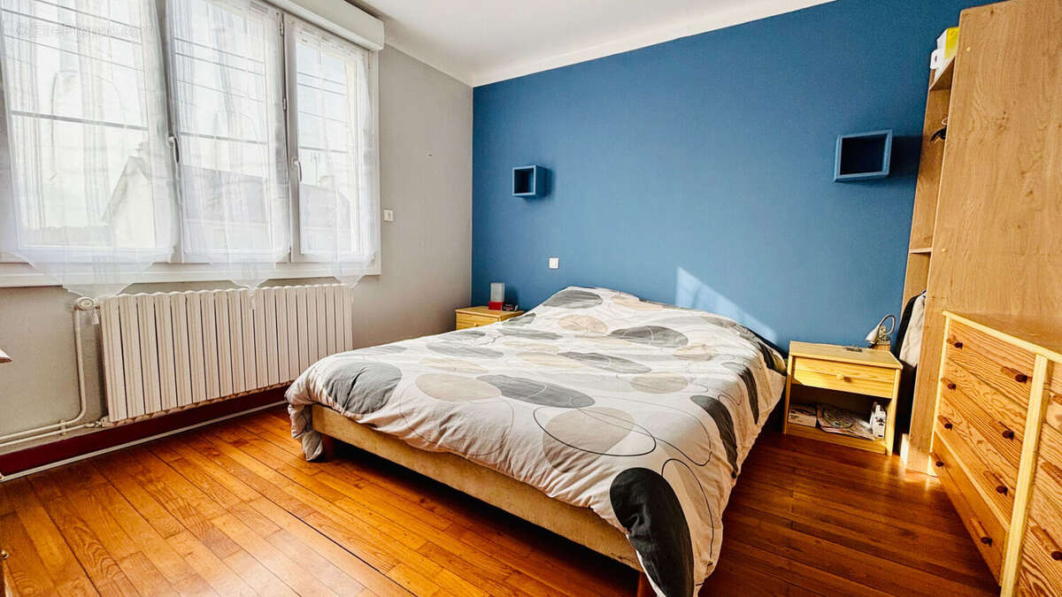 Maison à LA CHAPELLE-DES-MARAIS