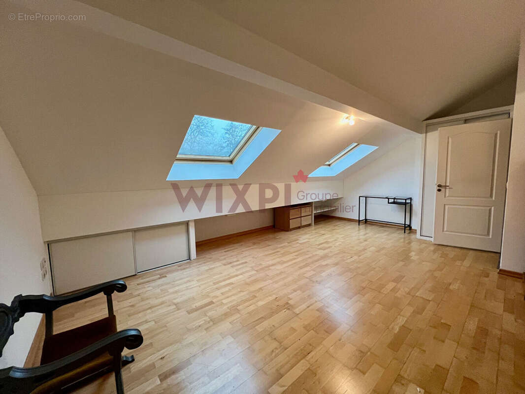 Appartement à SAINT-NAZAIRE-LES-EYMES