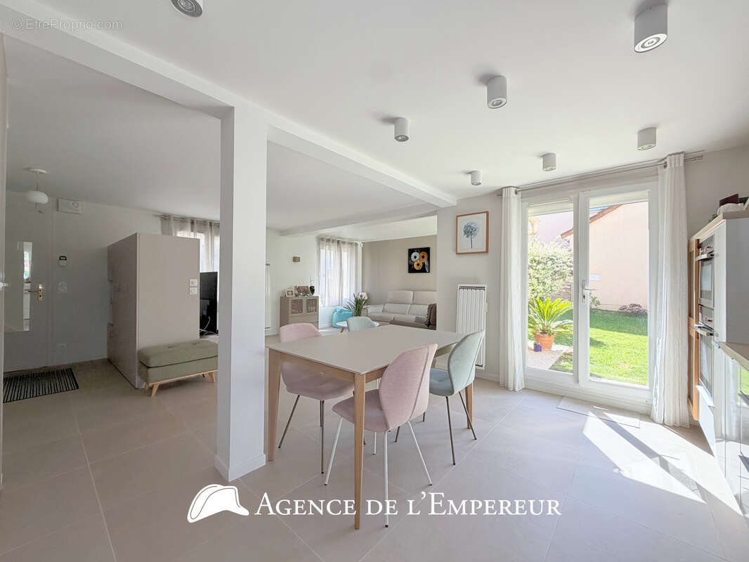 Maison à NANTERRE