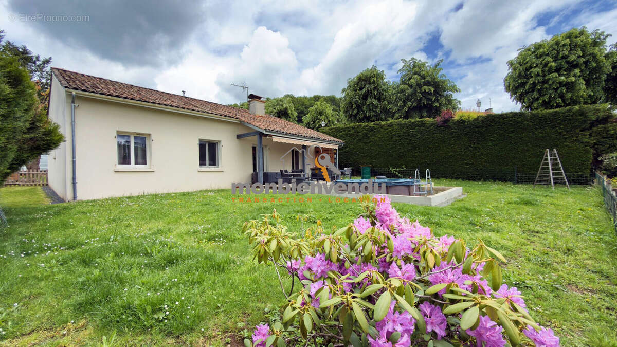 Maison à REILHAC