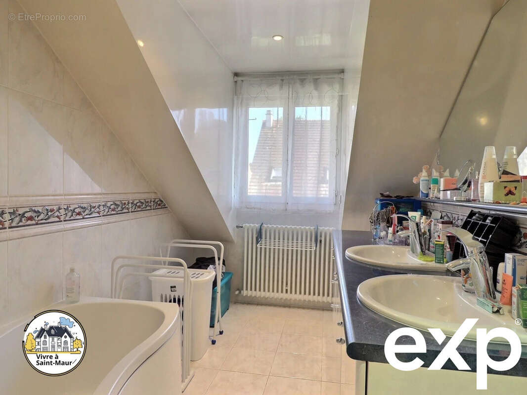 Maison à CHENNEVIERES-SUR-MARNE