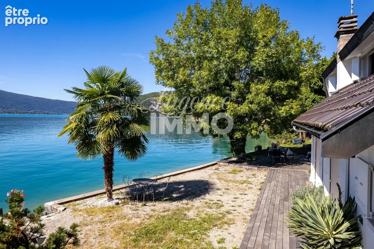 Maison pieds dans l'eau à Talloires - photo 3