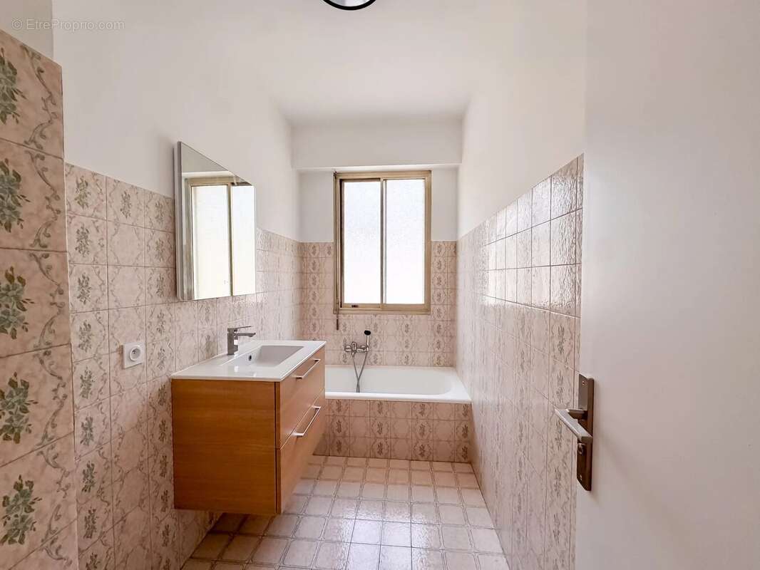 Appartement à BEAULIEU-SUR-MER