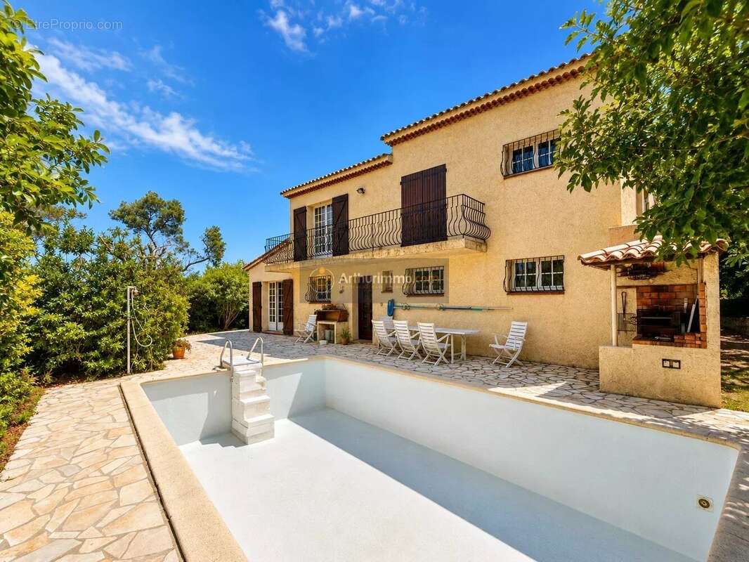 Maison à FREJUS