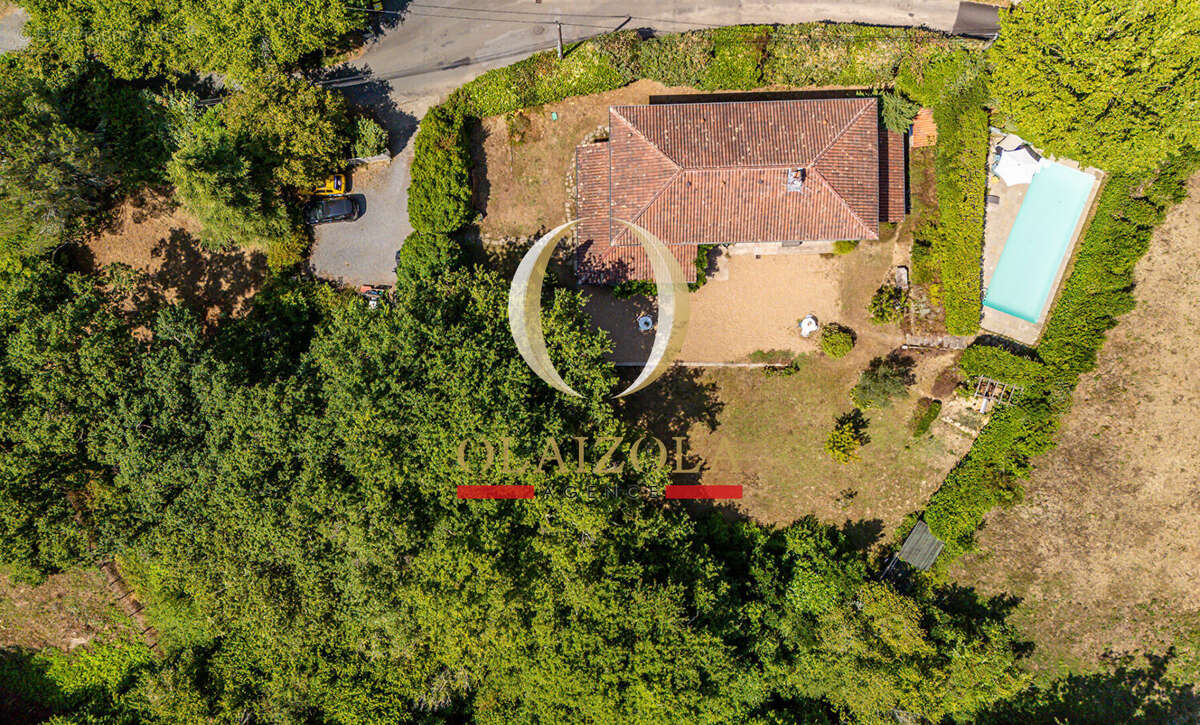 URRUGNE - Maison familiale de caractère avec piscine et vaste terrain Vue Rhune. - photo 4