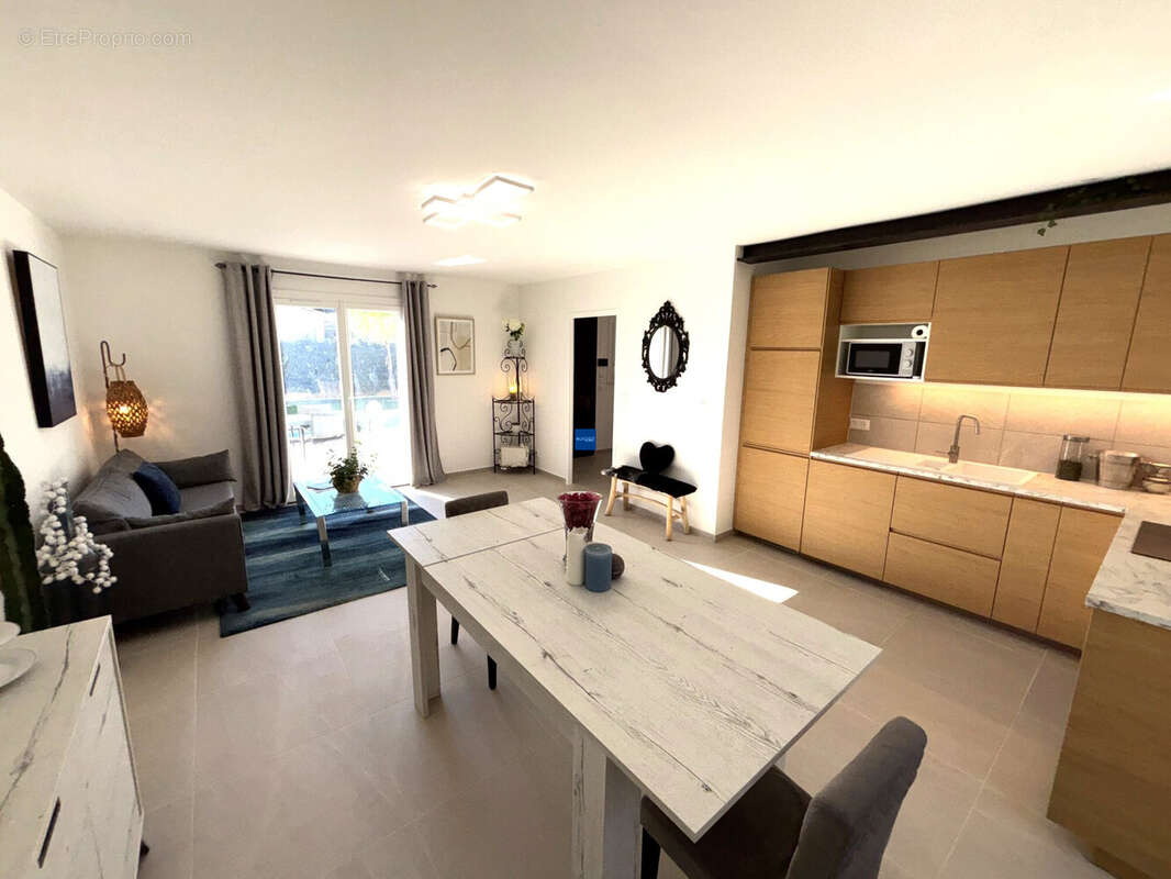 Maison à LA LONDE-LES-MAURES