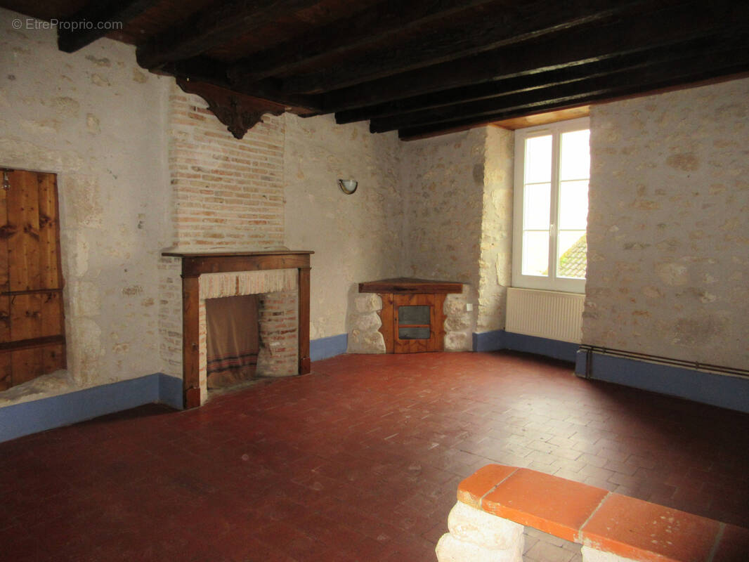 Maison à SAINT-MARCEL