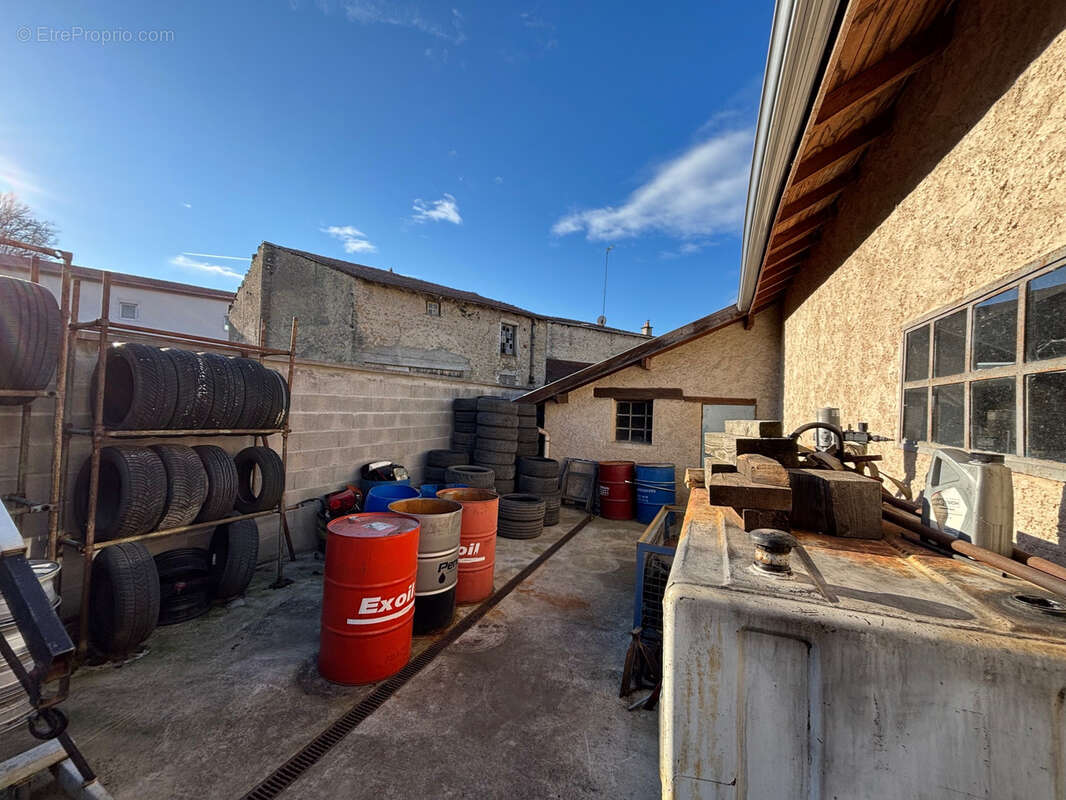 Commerce à VEZELISE