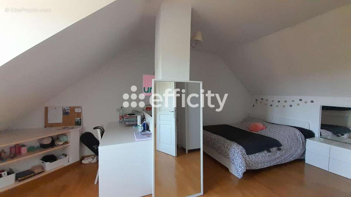 Maison à CONDE-SUR-SARTHE