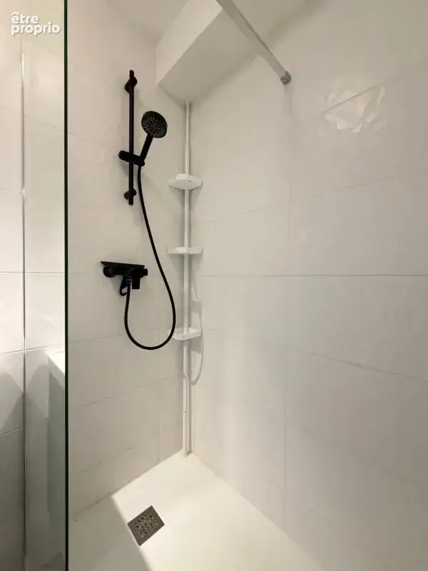 STUDIO rénové avec VUE MER à 150 m Pontaillac - photo 10