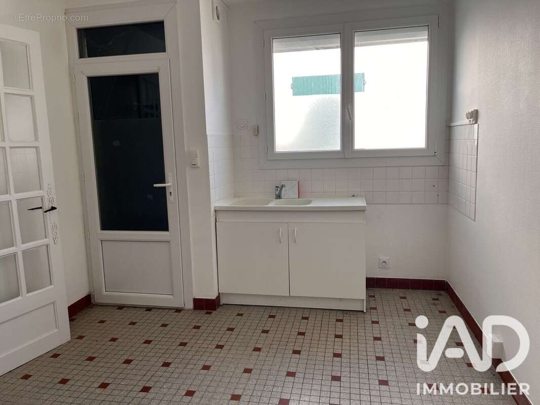 Maison 247 m² à Jarze  - photo 4