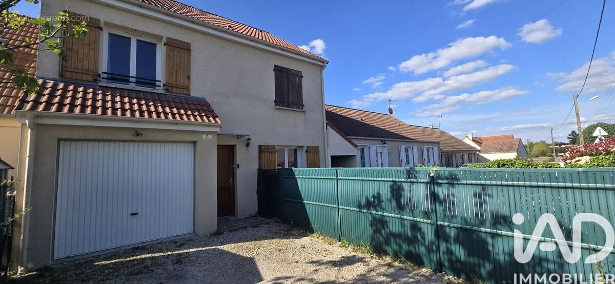 Photo 1 - Maison à LA CHAPELLE-SAINT-MESMIN