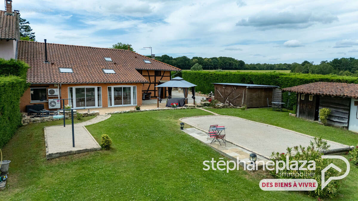 Maison Coligny 7 pièces 250 m² - jardin 4782 m² - photo 11