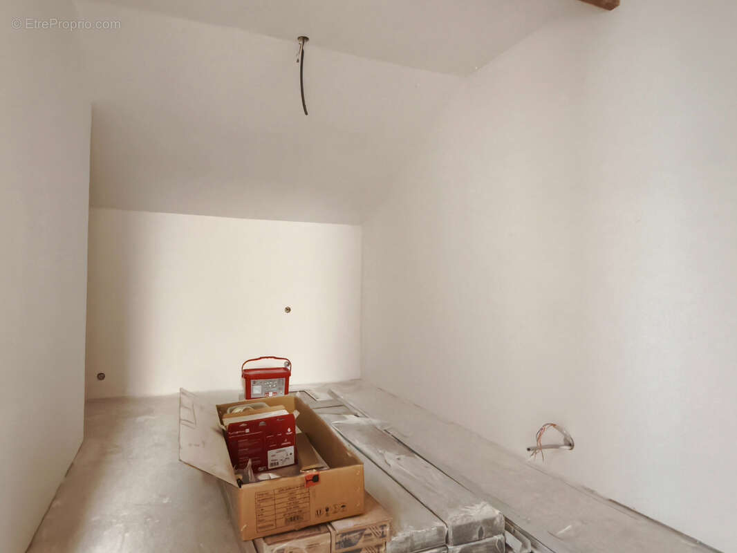 Maison à LA CHAPELLE-BATON