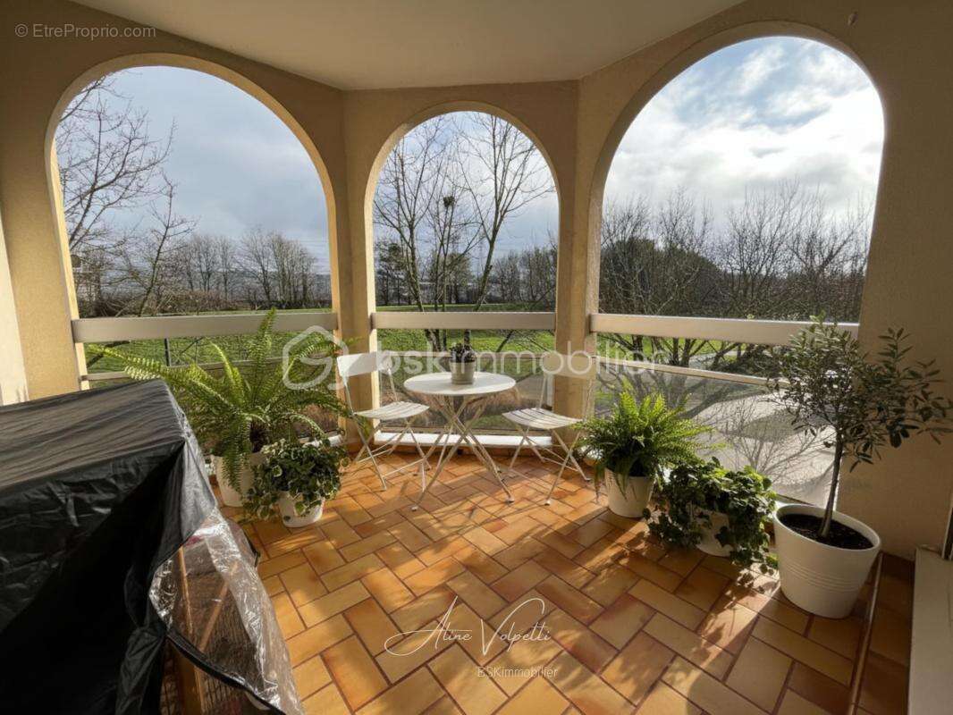 Appartement à LOGNES