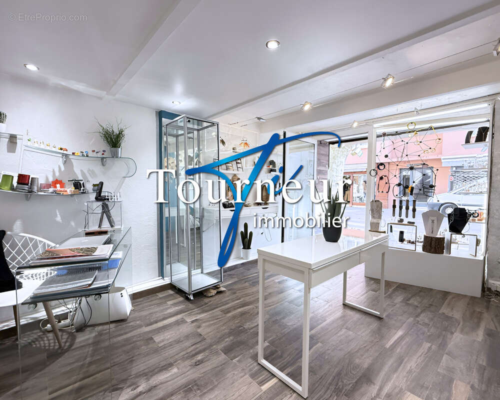 Commerce à SANARY-SUR-MER