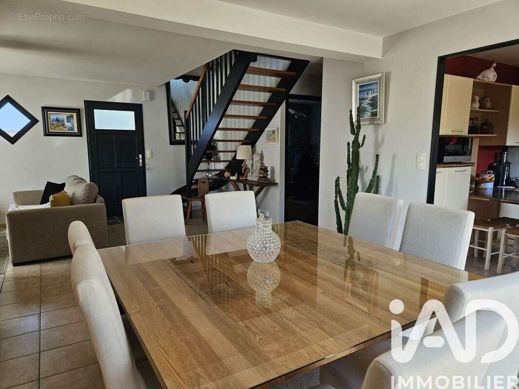 Maison 95 m² à Cornille  - photo 2