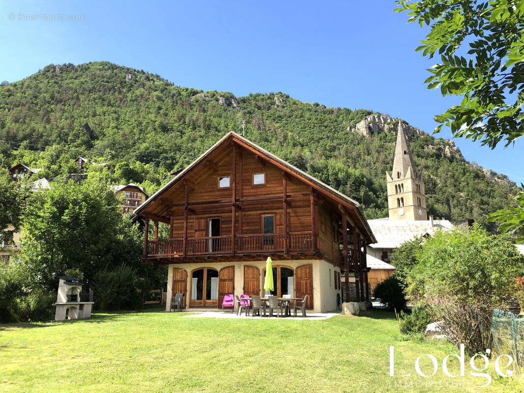 Maison à PELVOUX