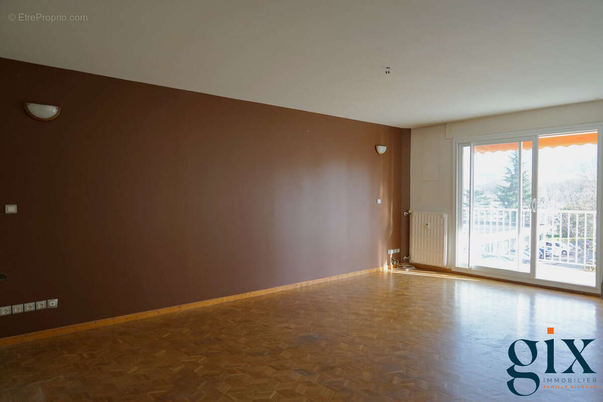 Appartement à MEYLAN