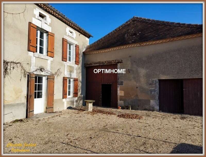 Maison à AUBETERRE-SUR-DRONNE