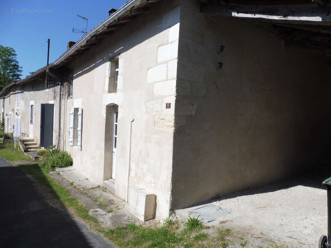 Maison à BONNES