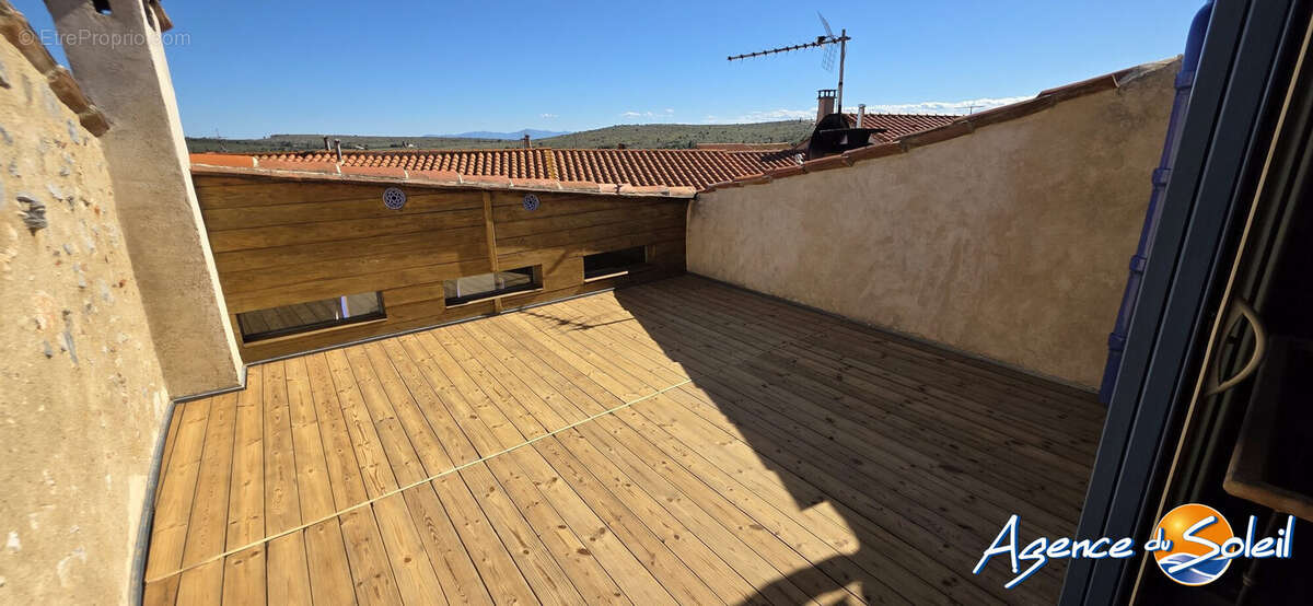 Maison à OPOUL-PERILLOS