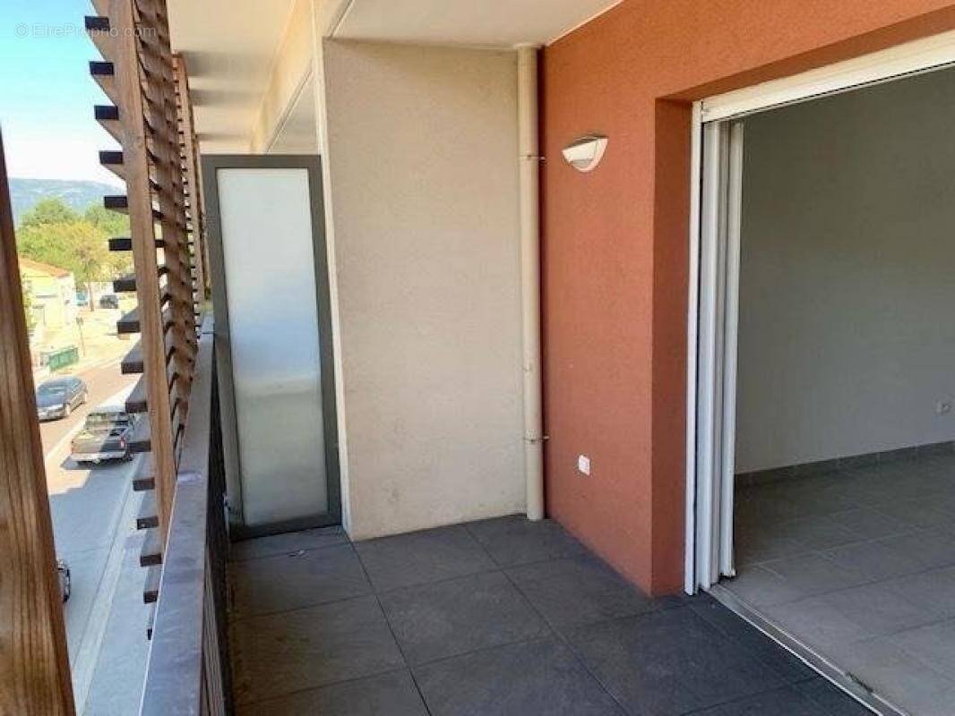 Appartement à COGOLIN