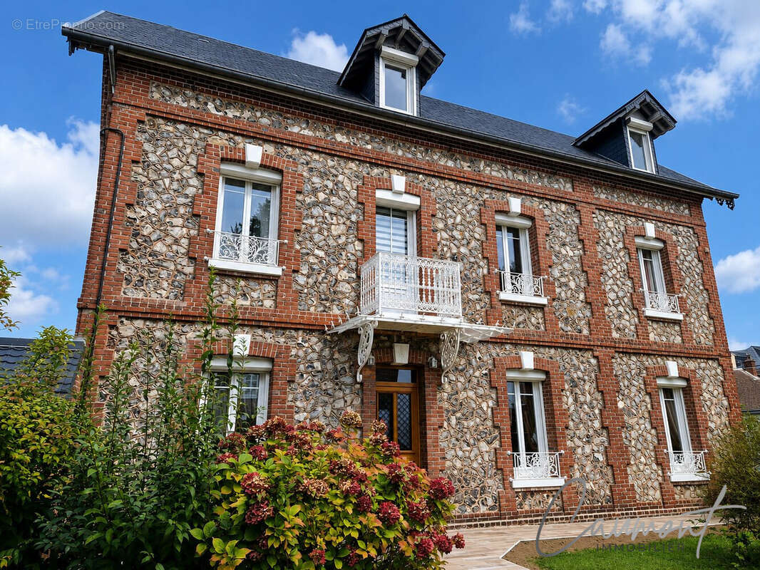Maison à LILLEBONNE